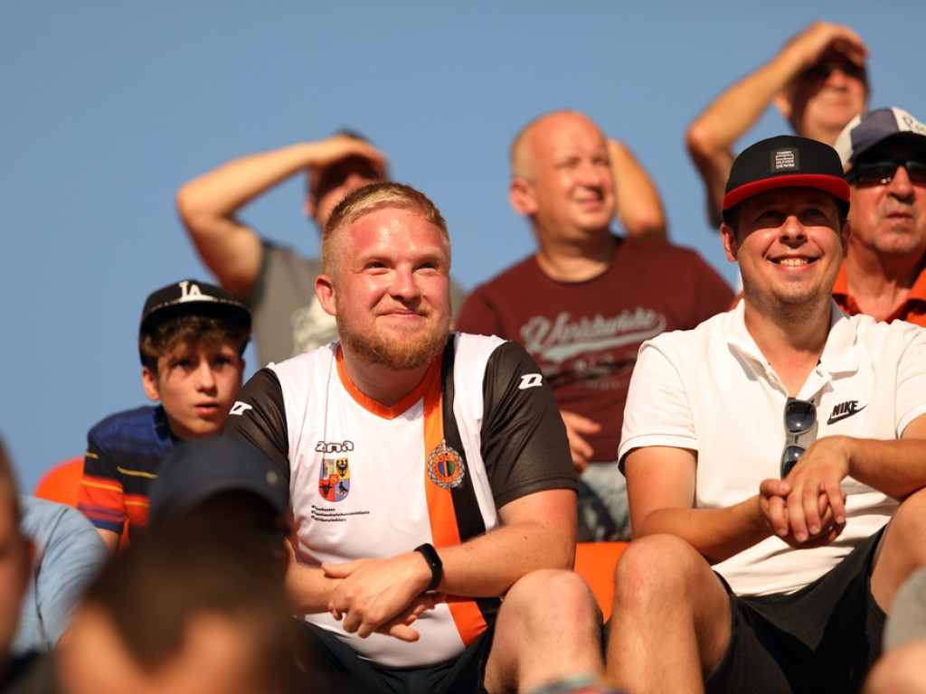 Święto na trybunach, bo Chrobry gra w Pucharze Polski. Duża frekwencja