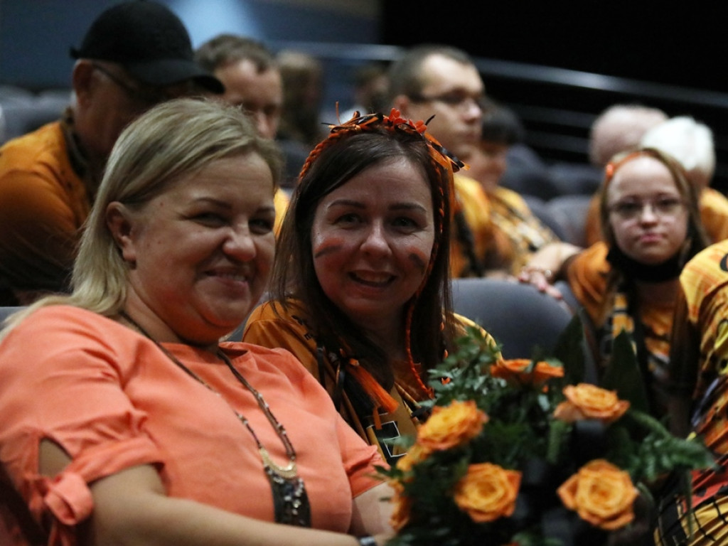 Siatkarze zaprezentowali się kibicom! Teatr stał się pomarańczowo-czarny