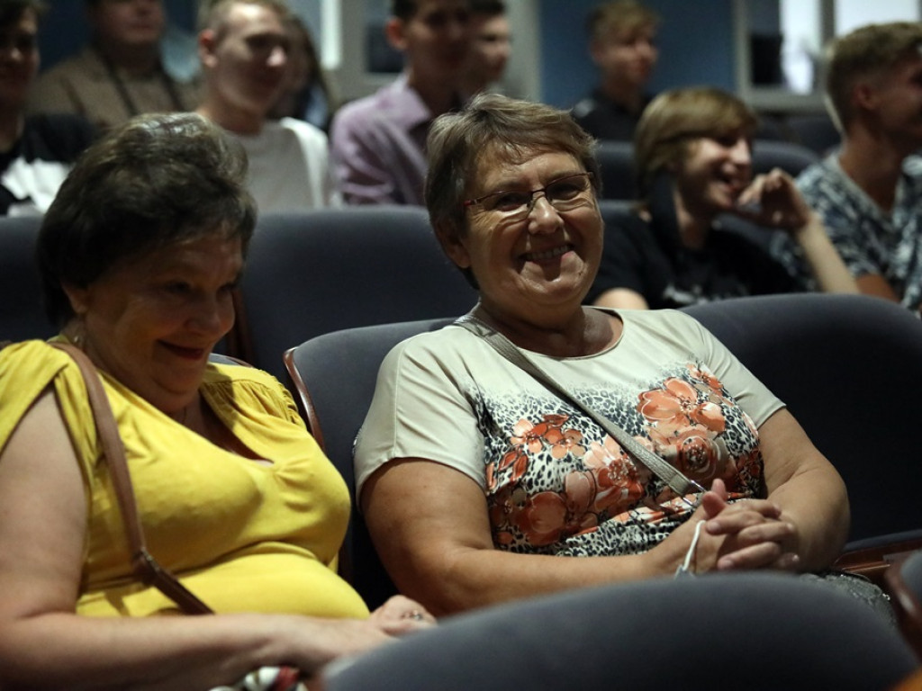 Siatkarze zaprezentowali się kibicom! Teatr stał się pomarańczowo-czarny