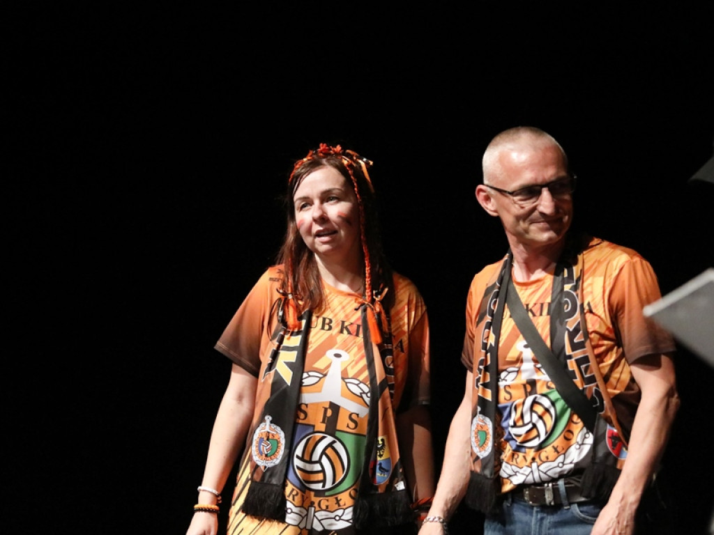 Siatkarze zaprezentowali się kibicom! Teatr stał się pomarańczowo-czarny