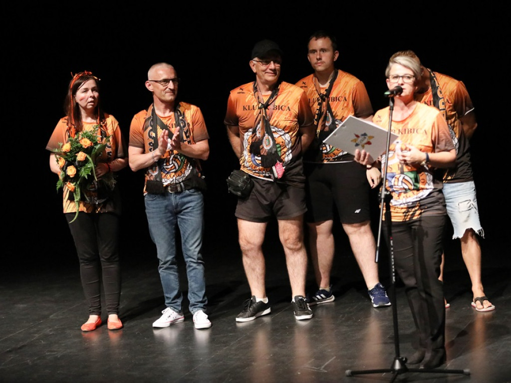 Siatkarze zaprezentowali się kibicom! Teatr stał się pomarańczowo-czarny