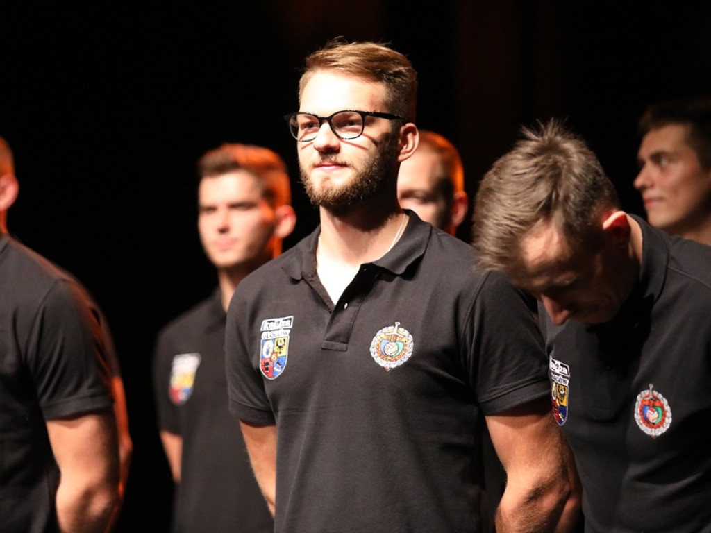 Siatkarze zaprezentowali się kibicom! Teatr stał się pomarańczowo-czarny
