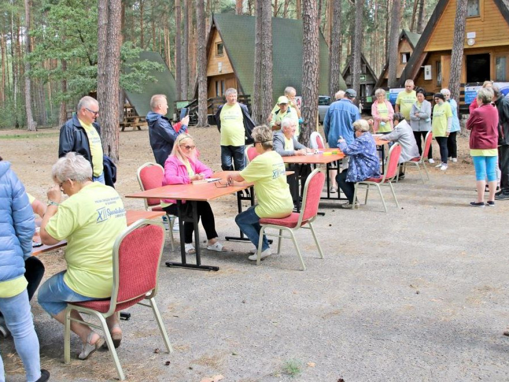 60 osób słabo widzących i niewidomych uczestnicy w sportowej spartakiadzie