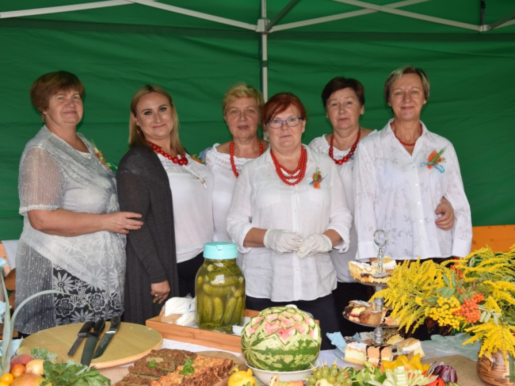 W Radwanicach podziękowali za plony.  Po mszy była degustacja