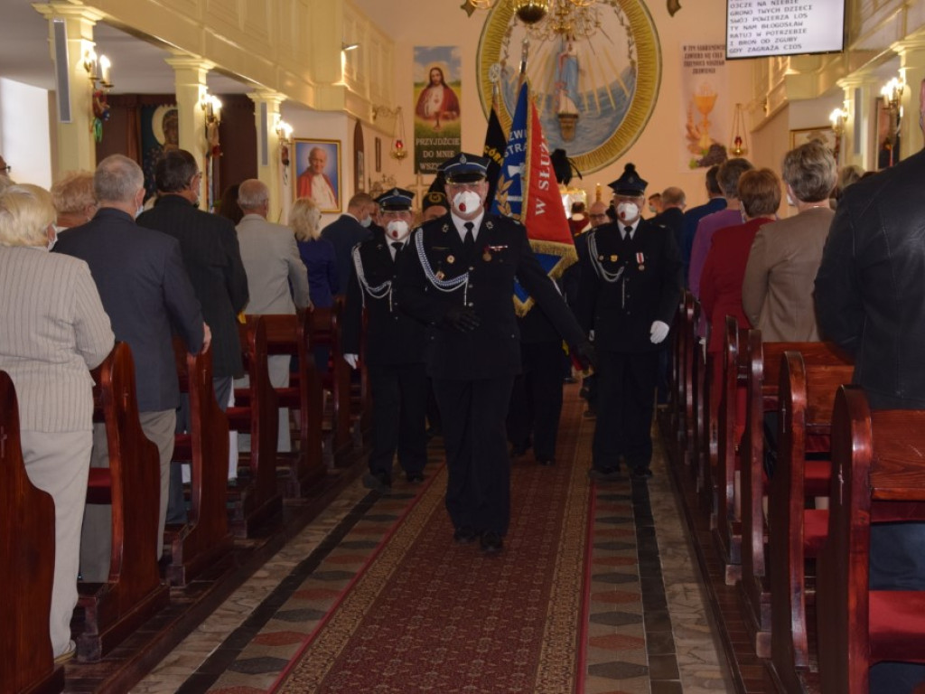 W Radwanicach podziękowali za plony.  Po mszy była degustacja