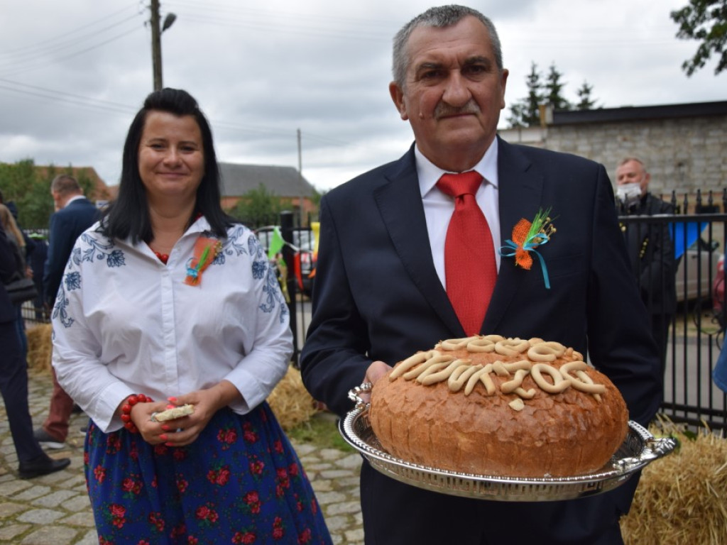 W Radwanicach podziękowali za plony.  Po mszy była degustacja