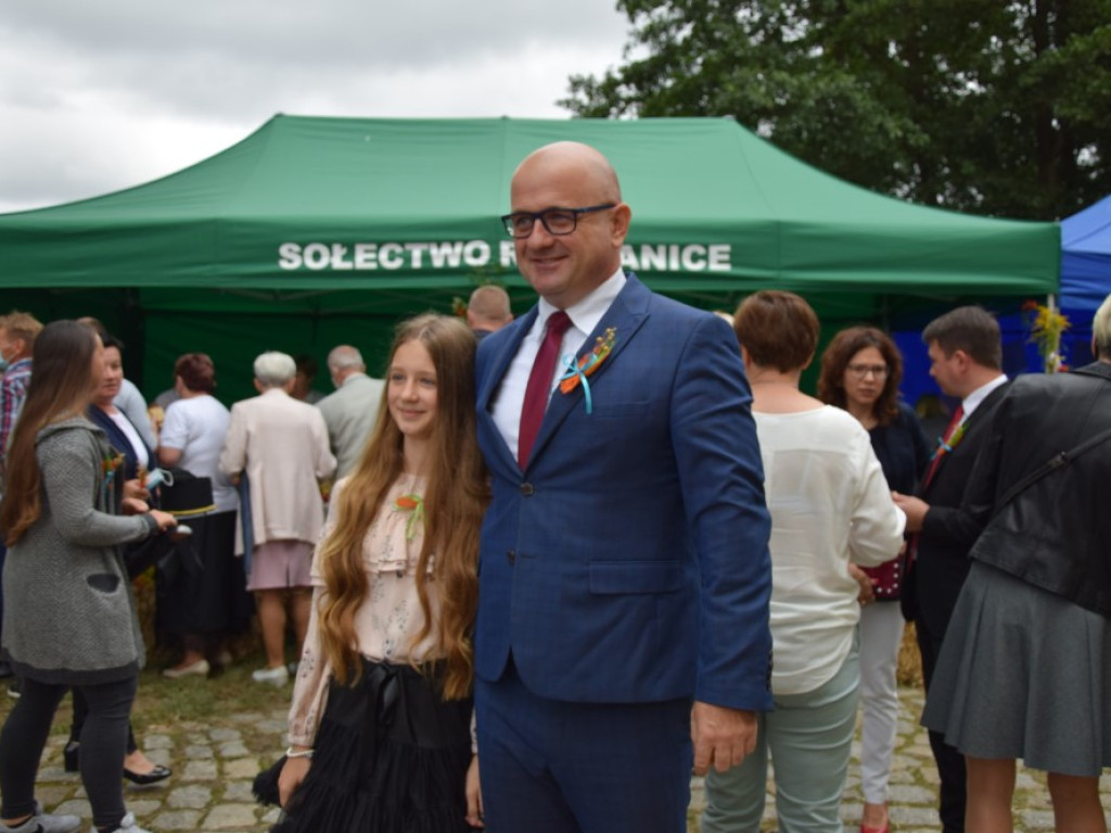 W Radwanicach podziękowali za plony.  Po mszy była degustacja
