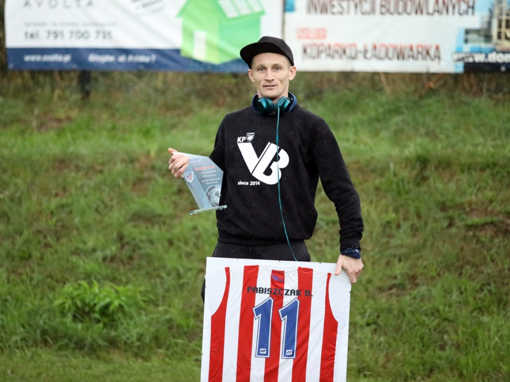 W Borku padało i padało... trzeba było na nowo wysypać linie wapnem!