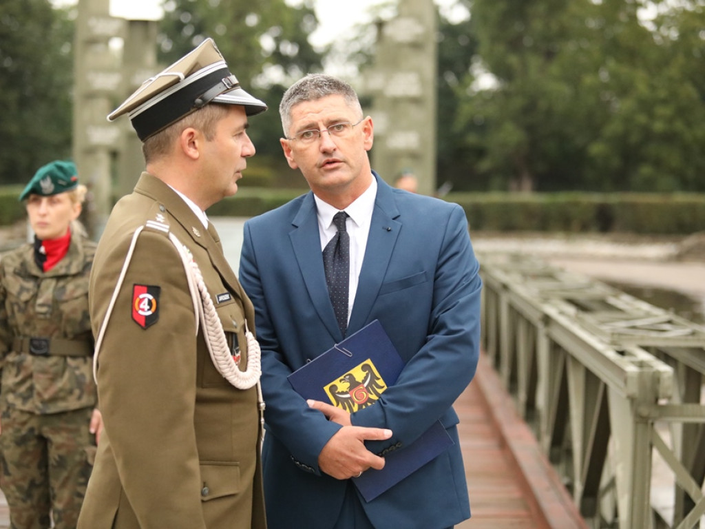 Chwała bohaterom!Nigdy więcej wojny