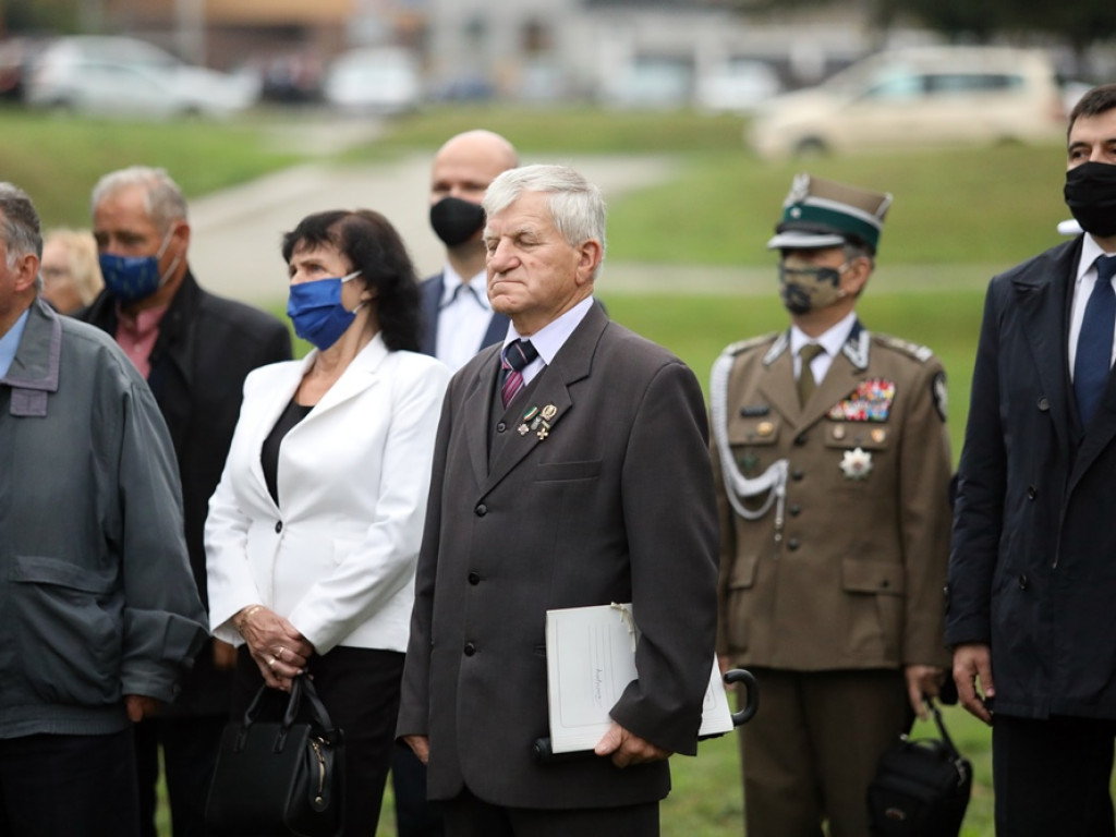 Chwała bohaterom!Nigdy więcej wojny
