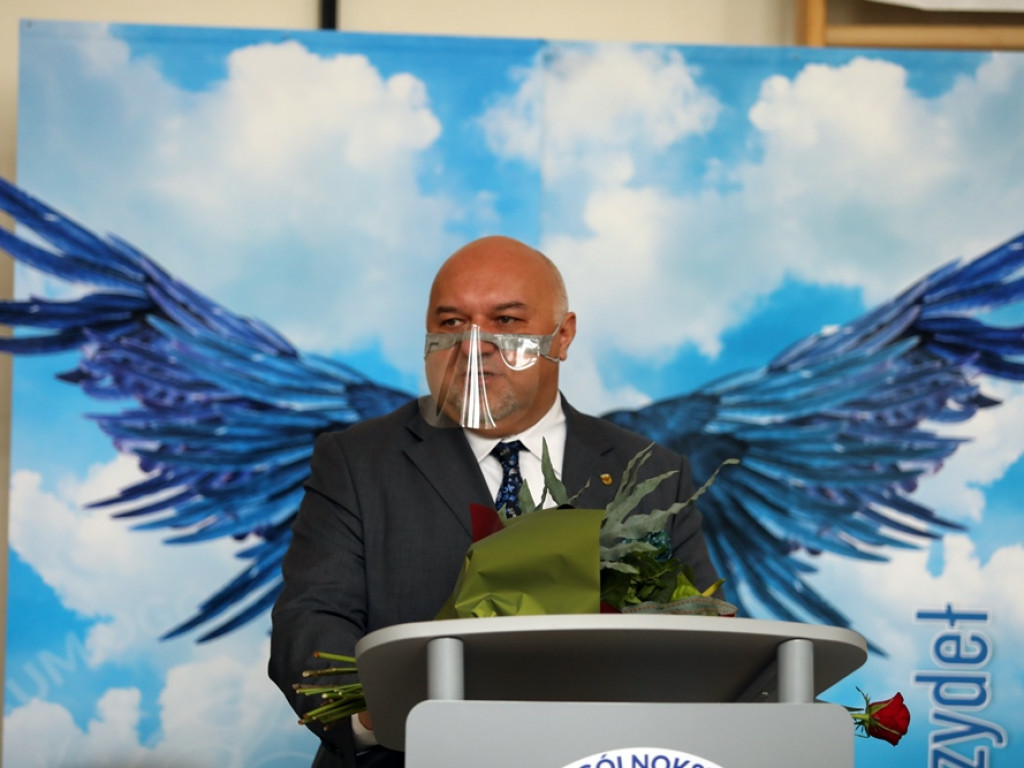 Witaj szkoło! Oficjalne rozpoczęcie roku w maseczkach i przyłbicach