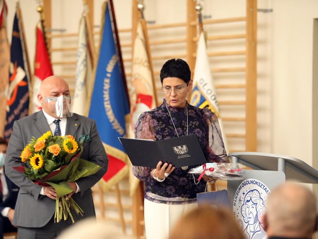 Witaj szkoło! Oficjalne rozpoczęcie roku w maseczkach i przyłbicach