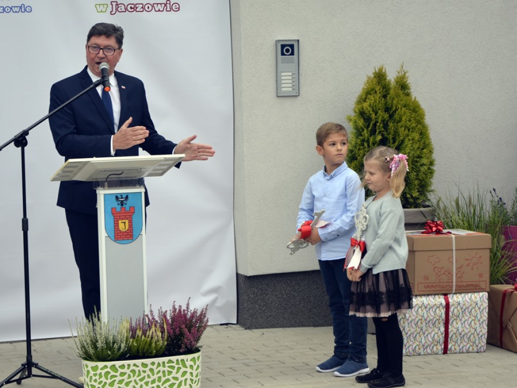 Nowe i piękne przedszkole w Jaczowie! Przecięto wstęgę