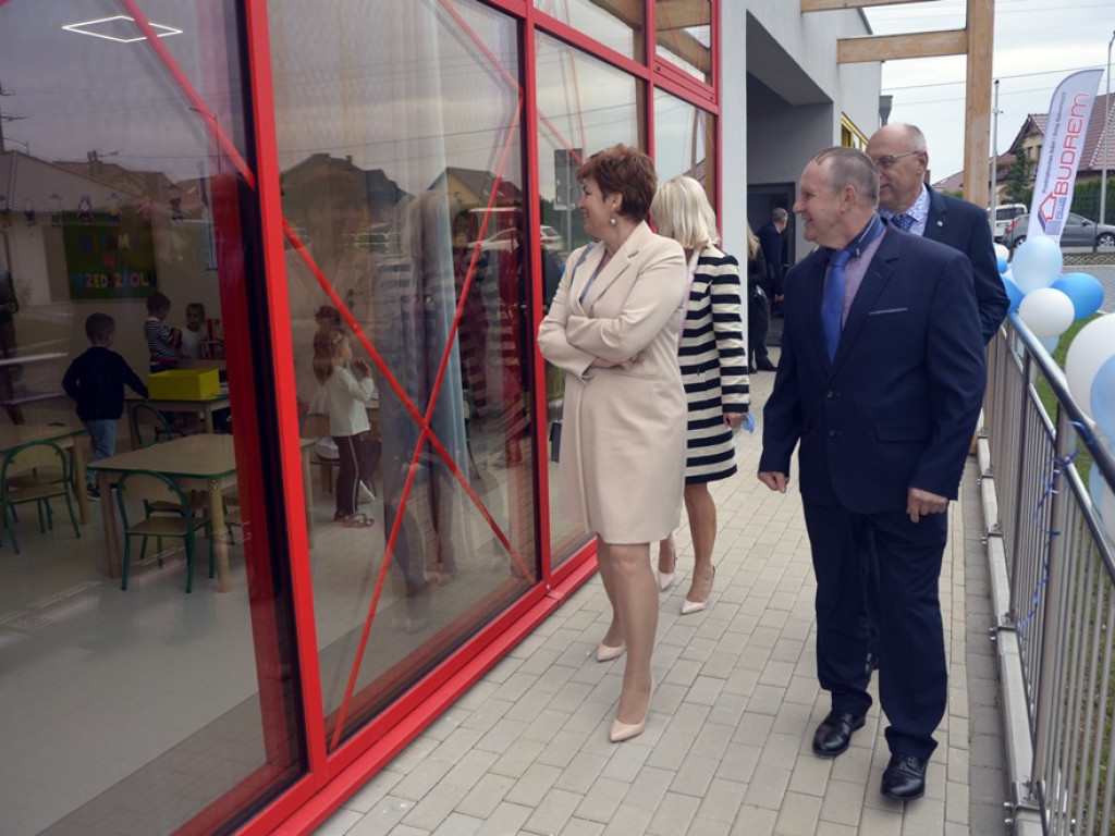 Nowe i piękne przedszkole w Jaczowie! Przecięto wstęgę