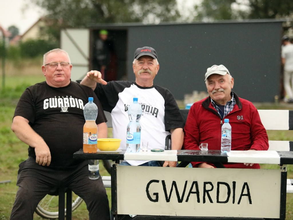 Walczyli do końca i wyszarpali punkt Gwardii Białołęka