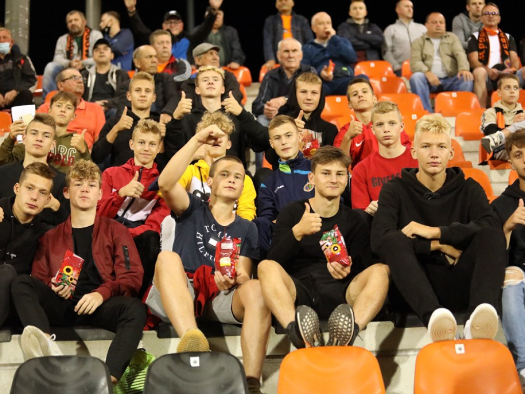 Chrobry ograł Widzew! Święto na trybunach, radość na murawie