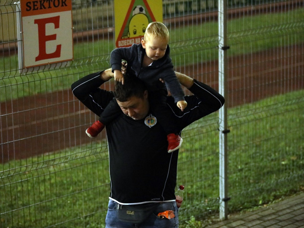 Chrobry ograł Widzew! Święto na trybunach, radość na murawie