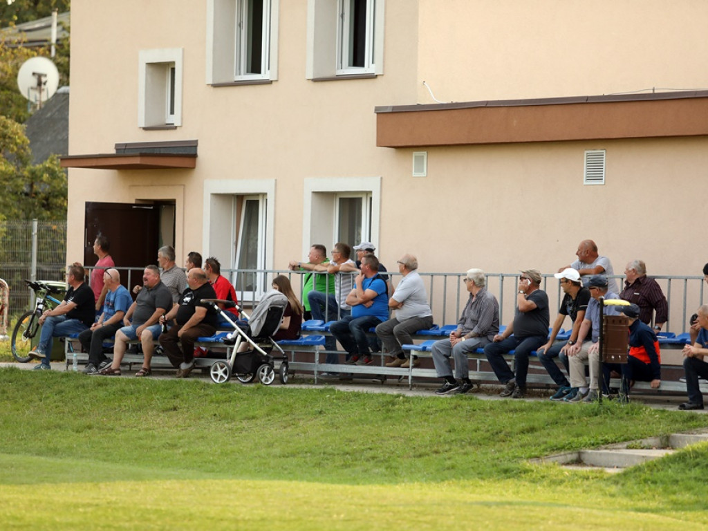 Wysoka wygrana ekipy z Ruszowic! Ale trener narzeka na styl gry i boisko. 