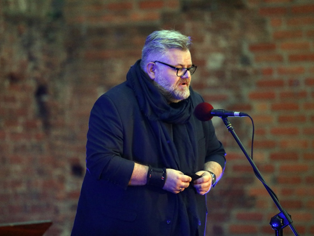 Jazz w ruinach kościoła. Adamczak: Oby nie weszły takie obostrzenia, że będzie trzeba grać w piwnicach