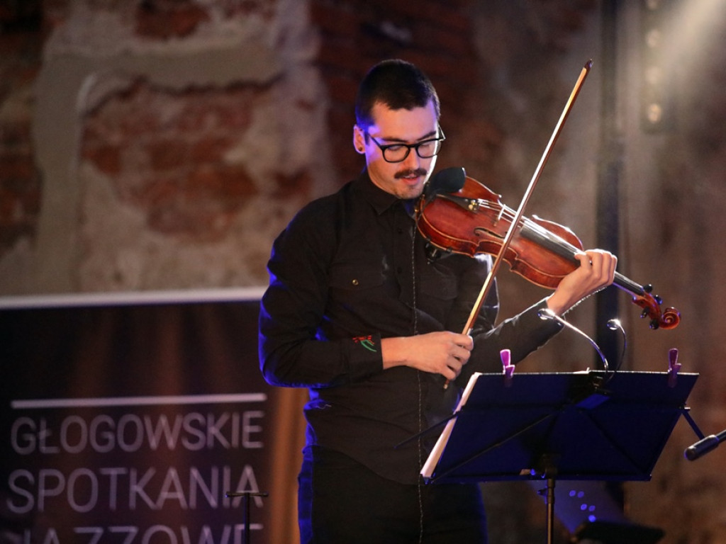 Jazz w ruinach kościoła. Adamczak: Oby nie weszły takie obostrzenia, że będzie trzeba grać w piwnicach