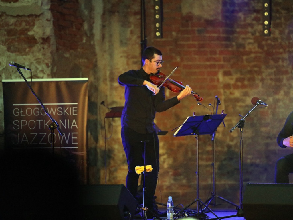 Jazz w ruinach kościoła. Adamczak: Oby nie weszły takie obostrzenia, że będzie trzeba grać w piwnicach