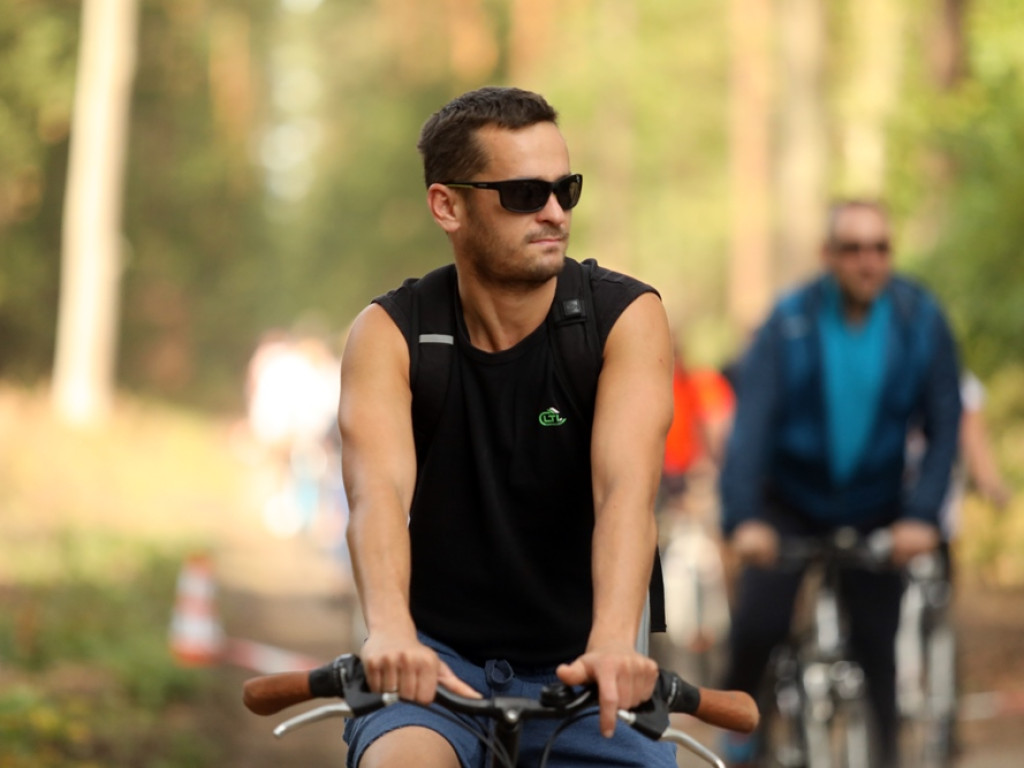 Sportowa rywalizacja w Leśnej Dolinie. Uśmiechy na twarzach, medale w rękach