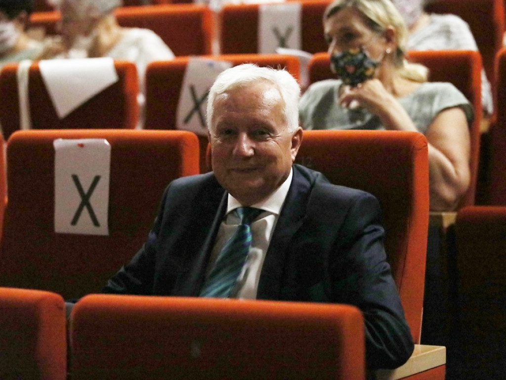 320 seniorów na UTW. Gross: Boimy się o naszych słuchaczy, bo to są seniorzy