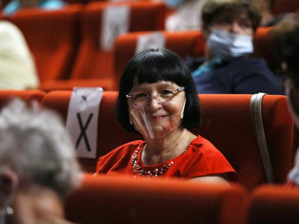 320 seniorów na UTW. Gross: Boimy się o naszych słuchaczy, bo to są seniorzy