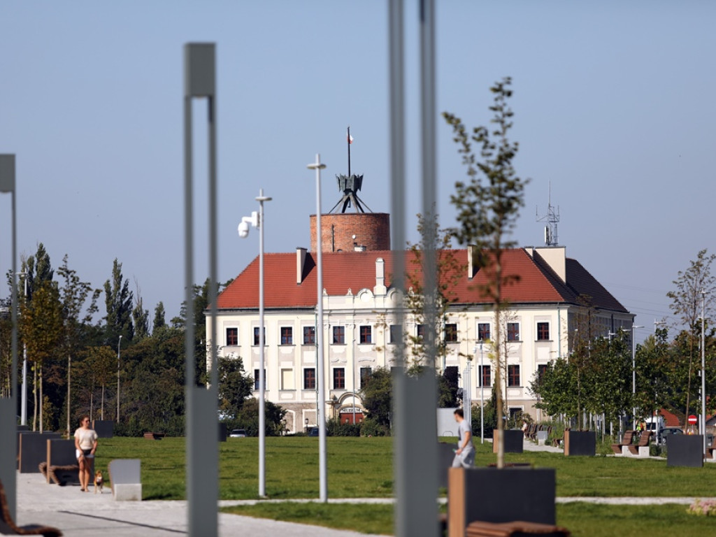 Krzaki na pół metra, więc ludzie pytają, kto zadba o Bulwar Nadodrzański?