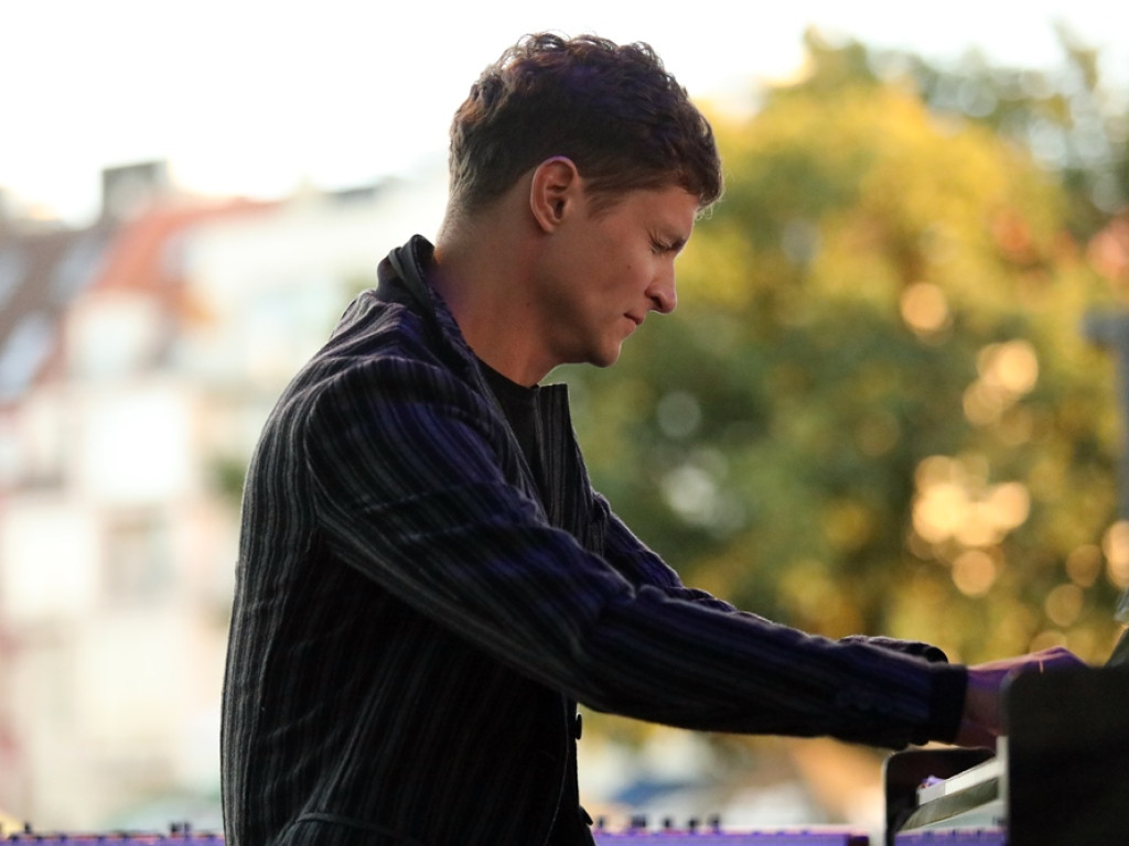 Jazz na Bulwarze Nadodrzańskim przy zachodzie słońca