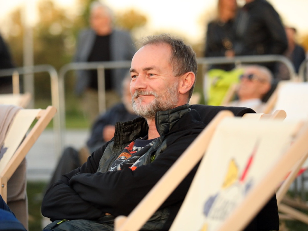 Jazz na Bulwarze Nadodrzańskim przy zachodzie słońca