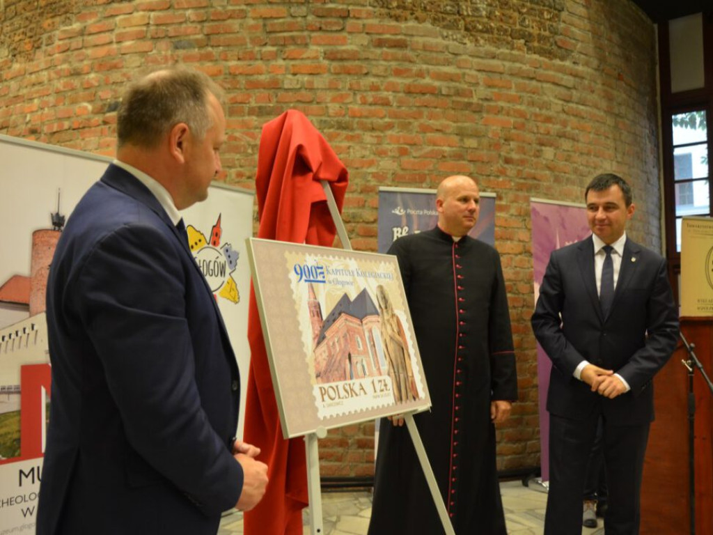 Już jest! Znaczek z głogowską kolegiatą. Poczta Polska wydała go w milionowym nakładzie