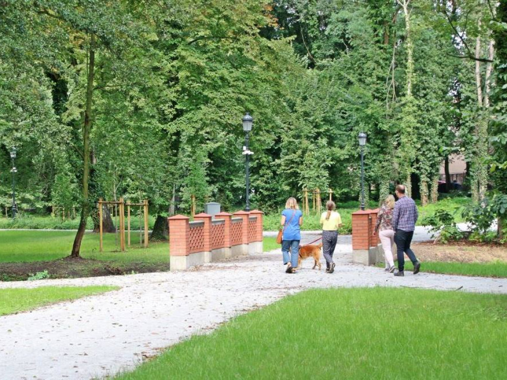Jest już pięknie! Rewaloryzacja Parku Miejskiego w Sławie na ukończeniu