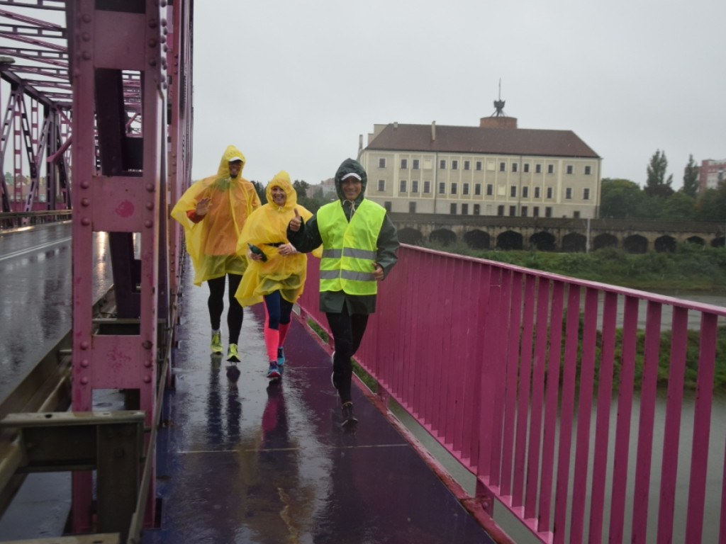 Przed nimi ponad 300 km w biegu! Wszystko dla Joasi