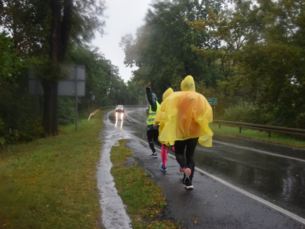 Przed nimi ponad 300 km w biegu! Wszystko dla Joasi