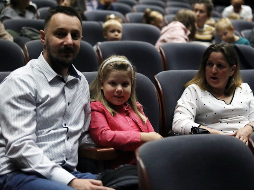 Spektakl dla dzieci w głogowskim teatrze na zdjęciach