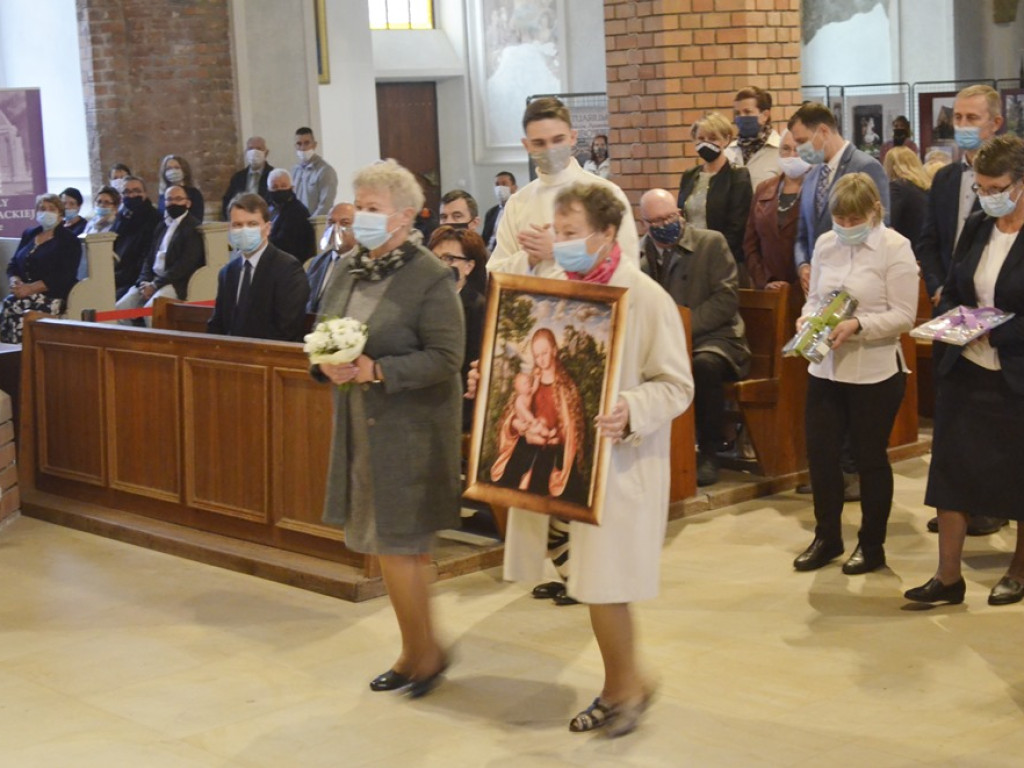 Historyczne wydarzenie! Biskup przywrócił Kapitułę Kolegiacką