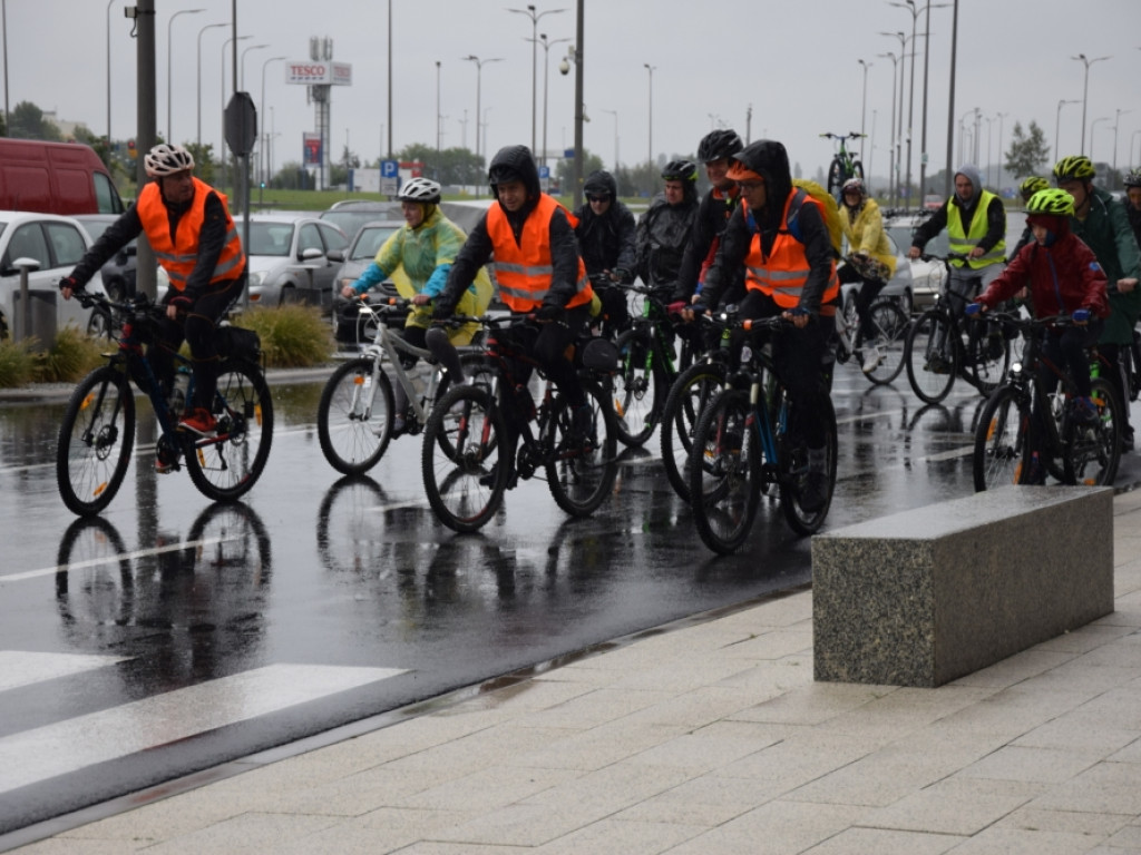 Rowerowy rajd dla Amelki Antczak. Pojechali do Jakubowa