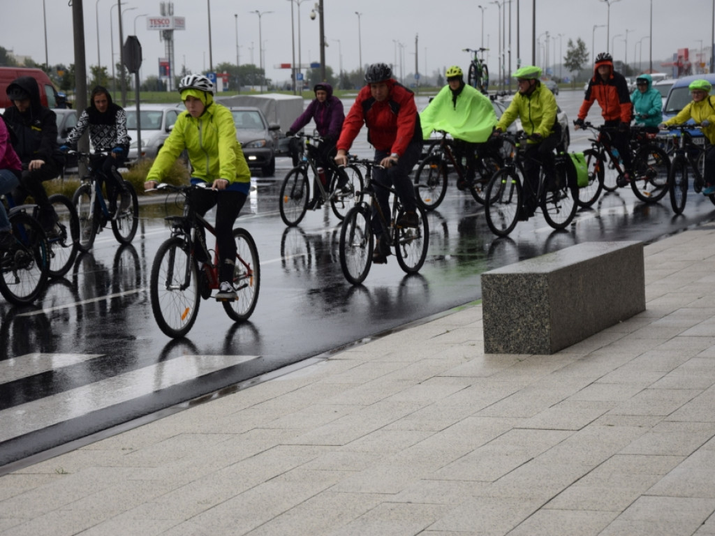 Rowerowy rajd dla Amelki Antczak. Pojechali do Jakubowa