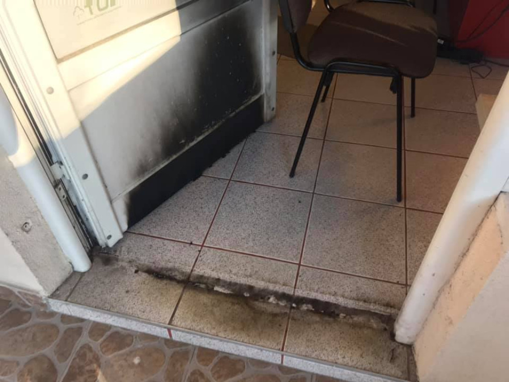 Przypadek, czy celowe działanie? Pożar w biurze radnego Andrzeja Radomskiego. Policja prowadzi dochodzenie