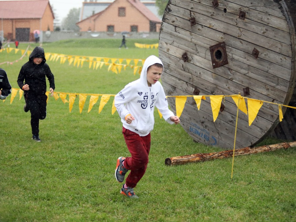 Radość na mecie była ogromna! Jesienne Biegi Przełajowe w Kotli