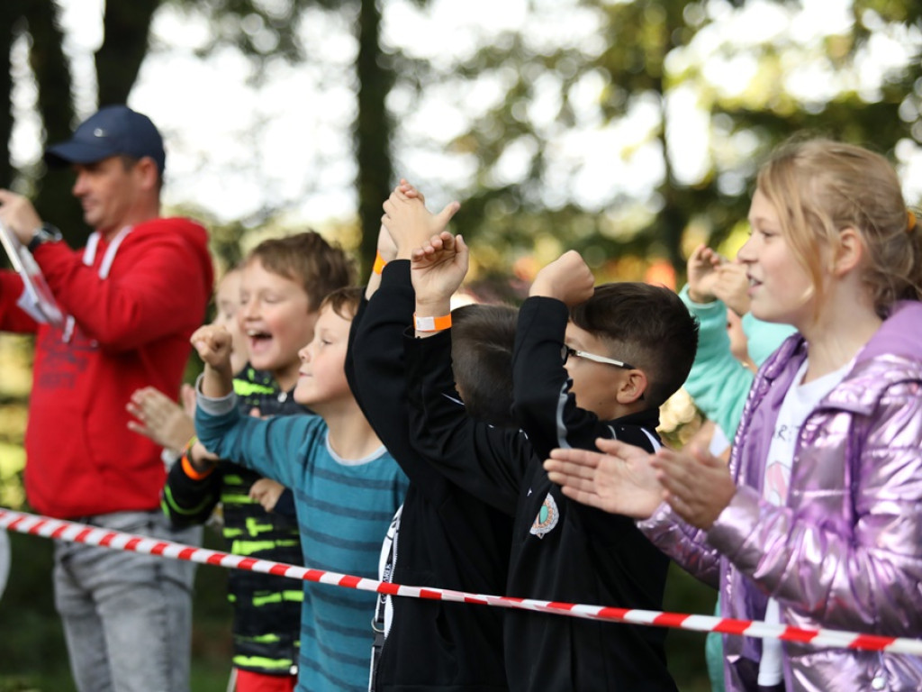 Każdy był zwycięzcą! Jesienne Biegi Przełajowe w Jerzmanowej