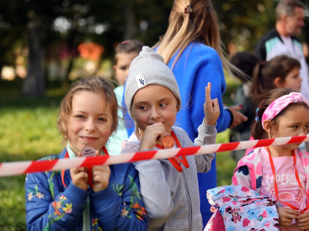 Każdy był zwycięzcą! Jesienne Biegi Przełajowe w Jerzmanowej