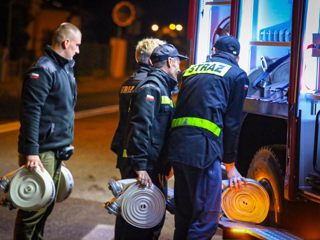 Nie obyło bez szampana. Wóz ochrzczony! Wielka radość ochotników