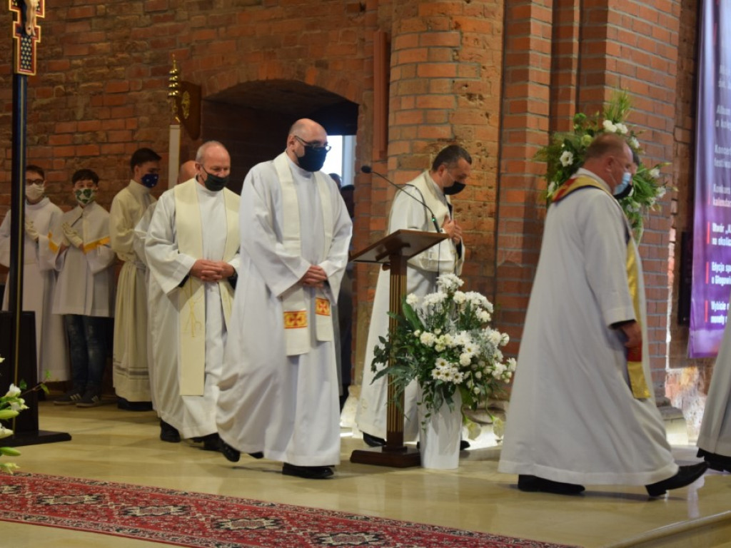Wierni pożegnali w kolegiacie księdza Malskiego