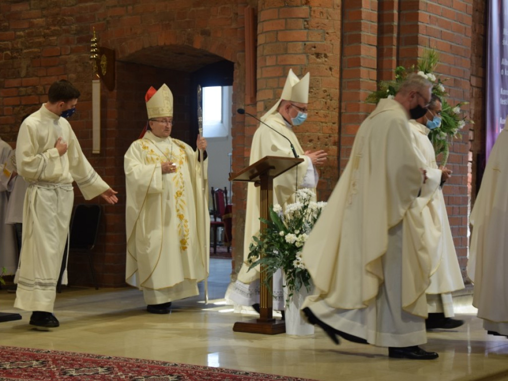 Wierni pożegnali w kolegiacie księdza Malskiego