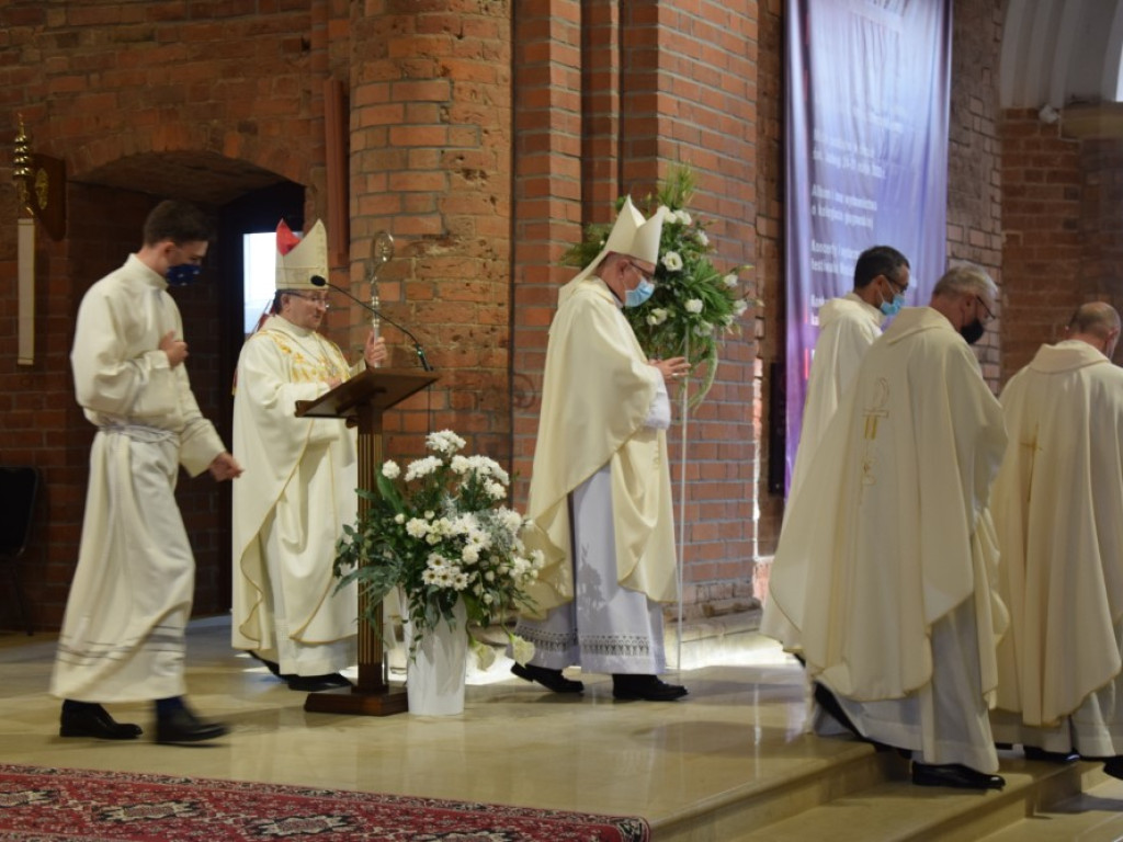 Wierni pożegnali w kolegiacie księdza Malskiego