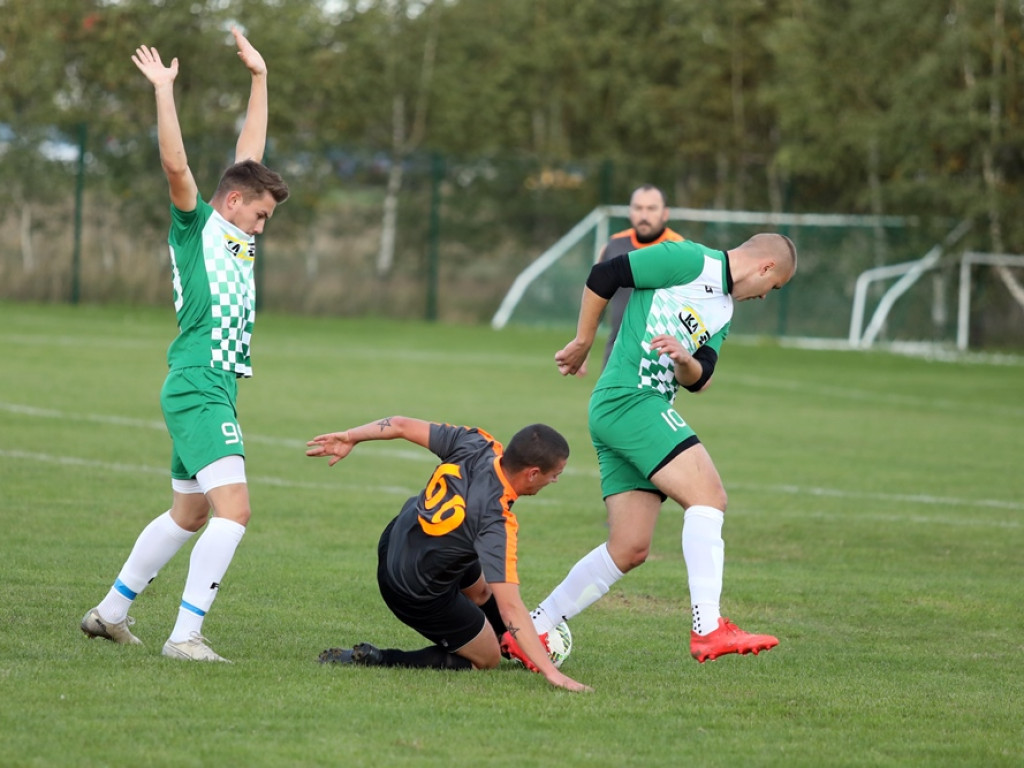 Piękne gole w Jaczowie. Dragon nadal liderem A-klasy