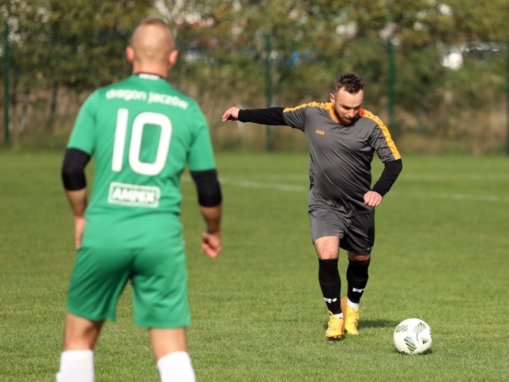 Piękne gole w Jaczowie. Dragon nadal liderem A-klasy