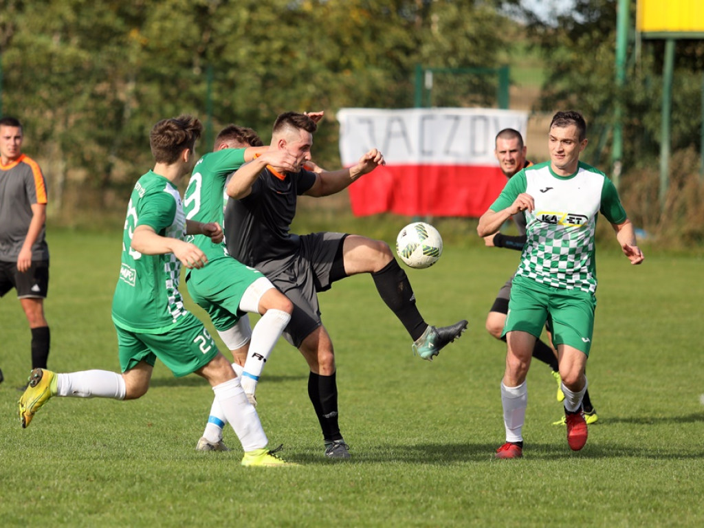 Piękne gole w Jaczowie. Dragon nadal liderem A-klasy